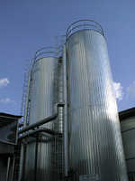Silos02.jpg (4214 bytes)